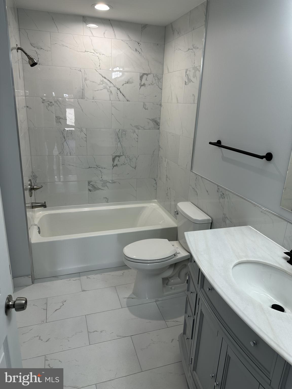 SIGNAL HILL - Residential Lease