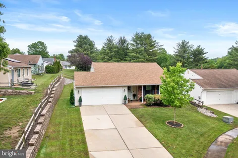 104 Lake View Court, Columbus, NJ MLS: NJBL2087120