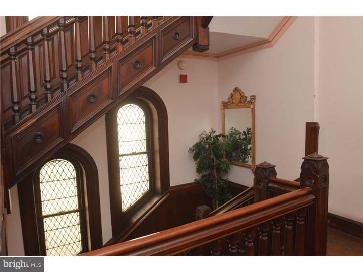 RITTENHOUSE SQUARE - Residential Income