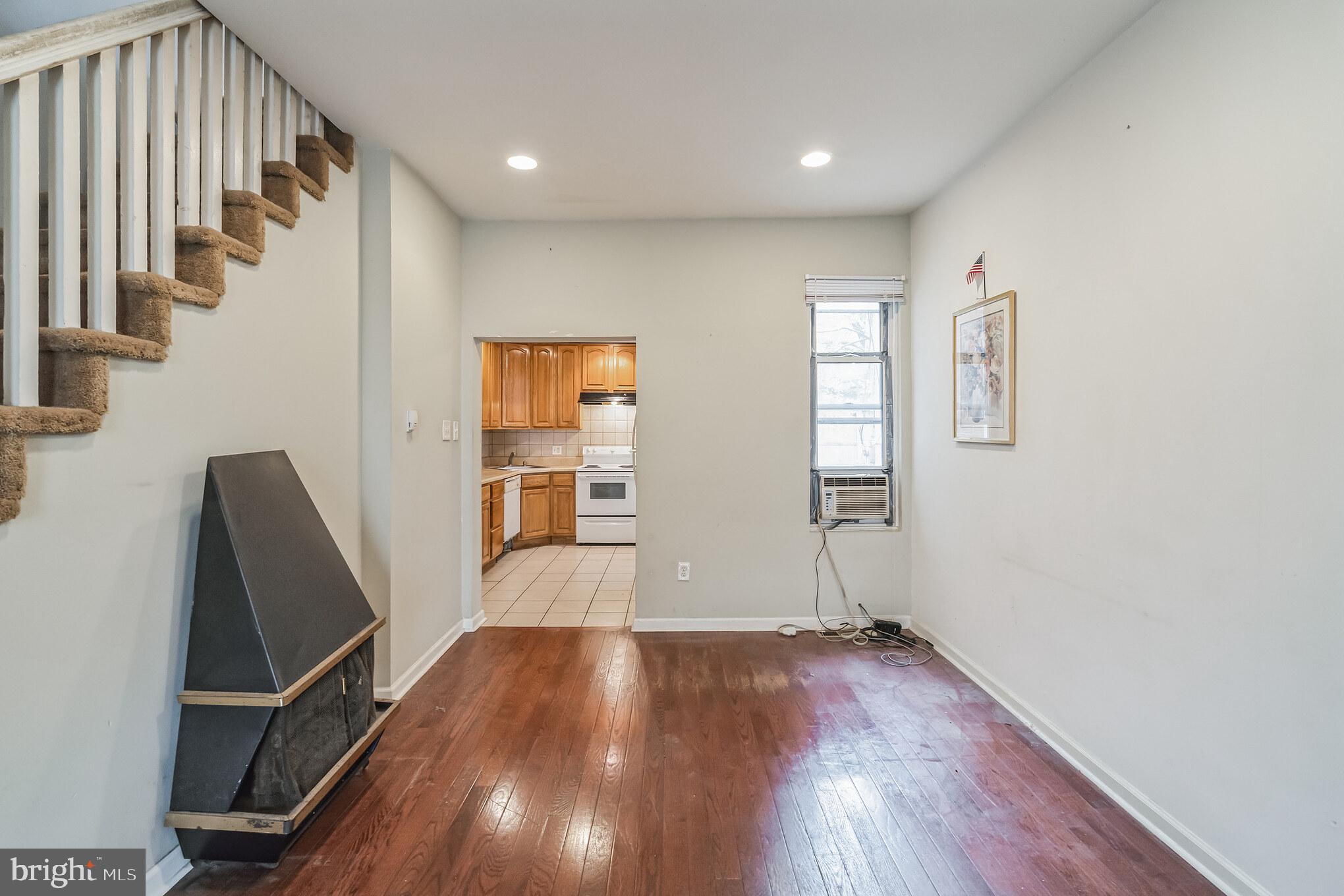 FRANKFORD - Residential