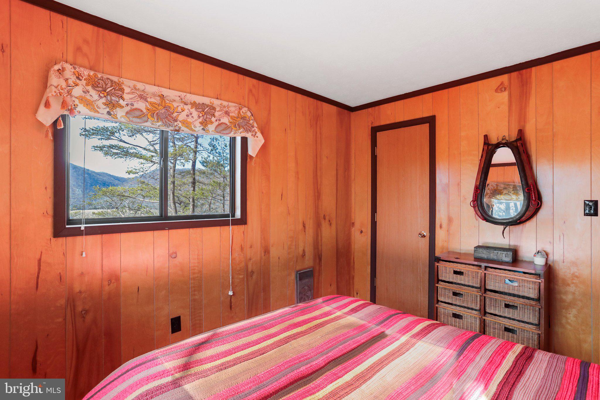 LITTLE MOUNTAIN ESTATES - Residential