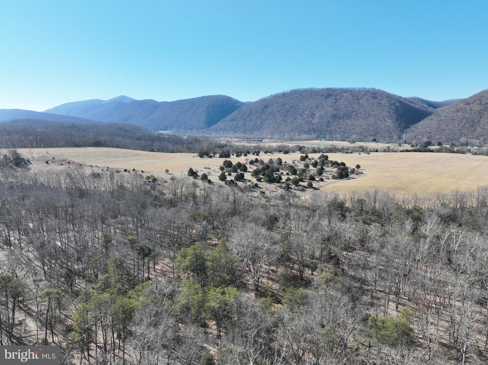 LITTLE MOUNTAIN ESTATES - Residential