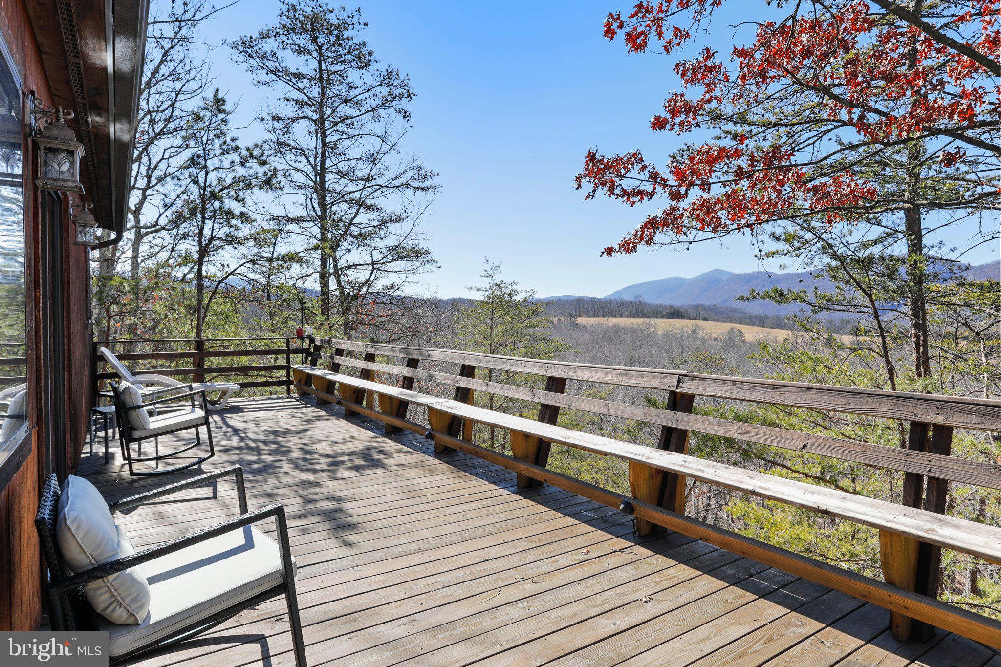 LITTLE MOUNTAIN ESTATES - Residential