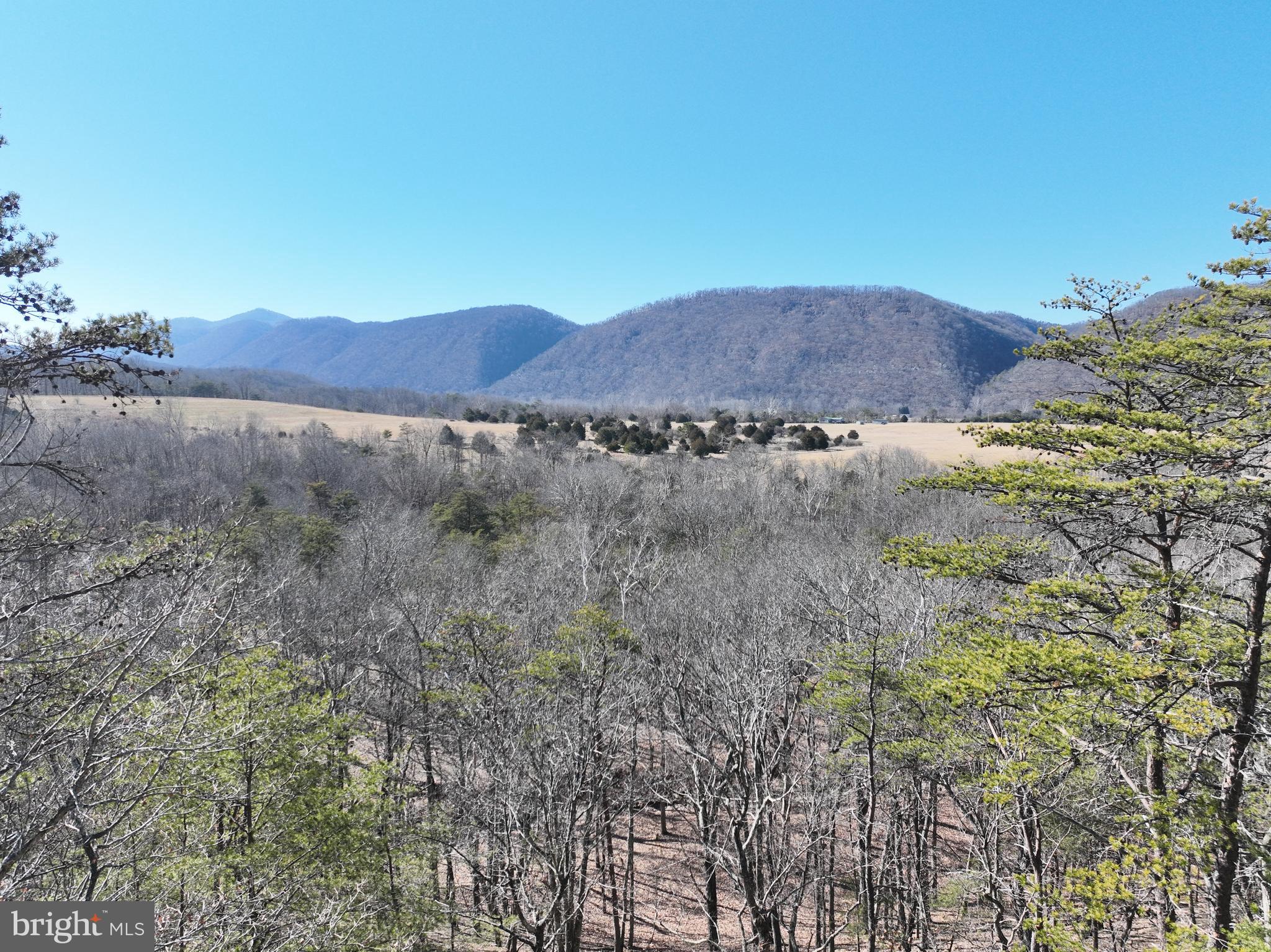 LITTLE MOUNTAIN ESTATES - Residential