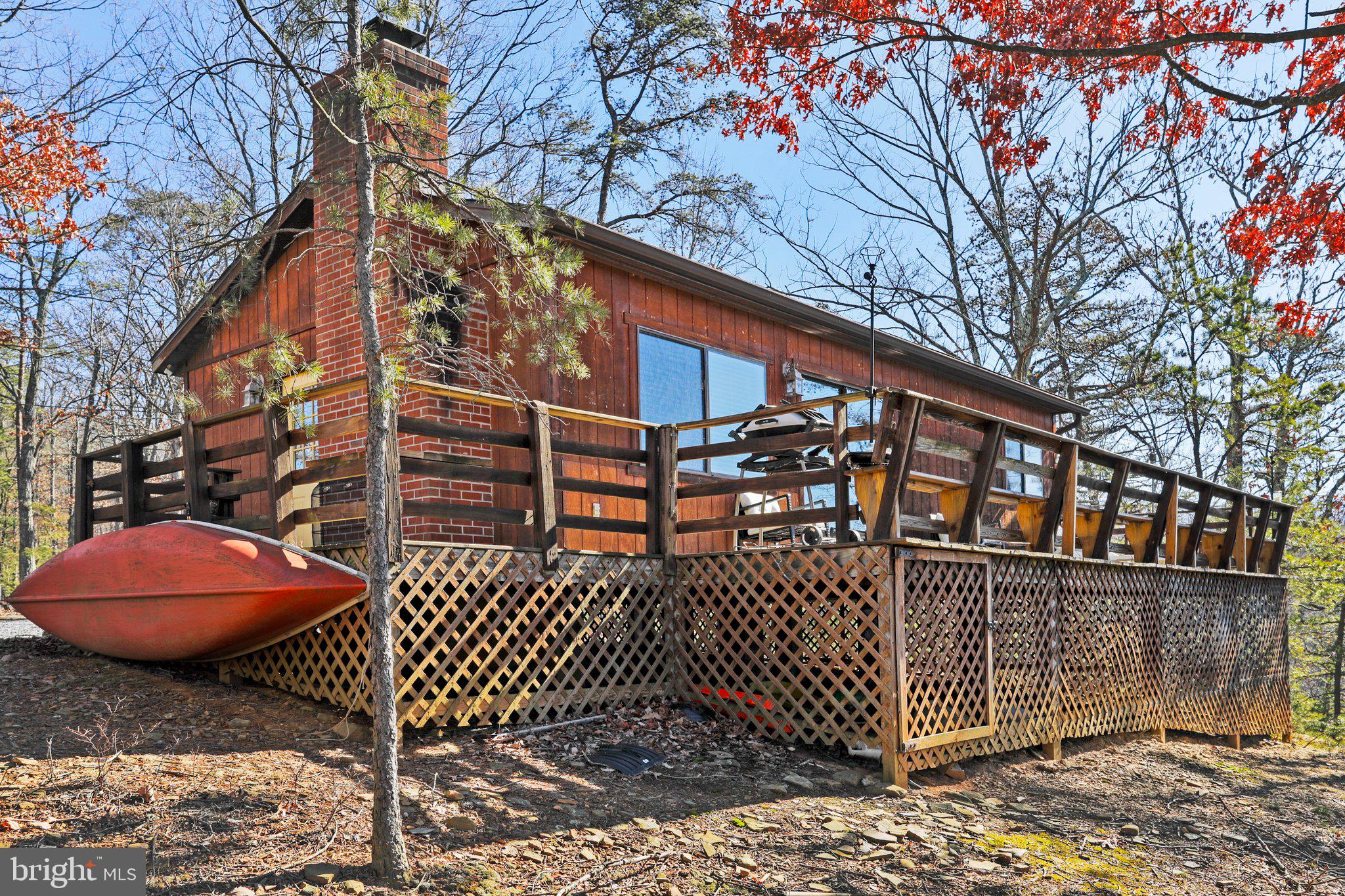 LITTLE MOUNTAIN ESTATES - Residential