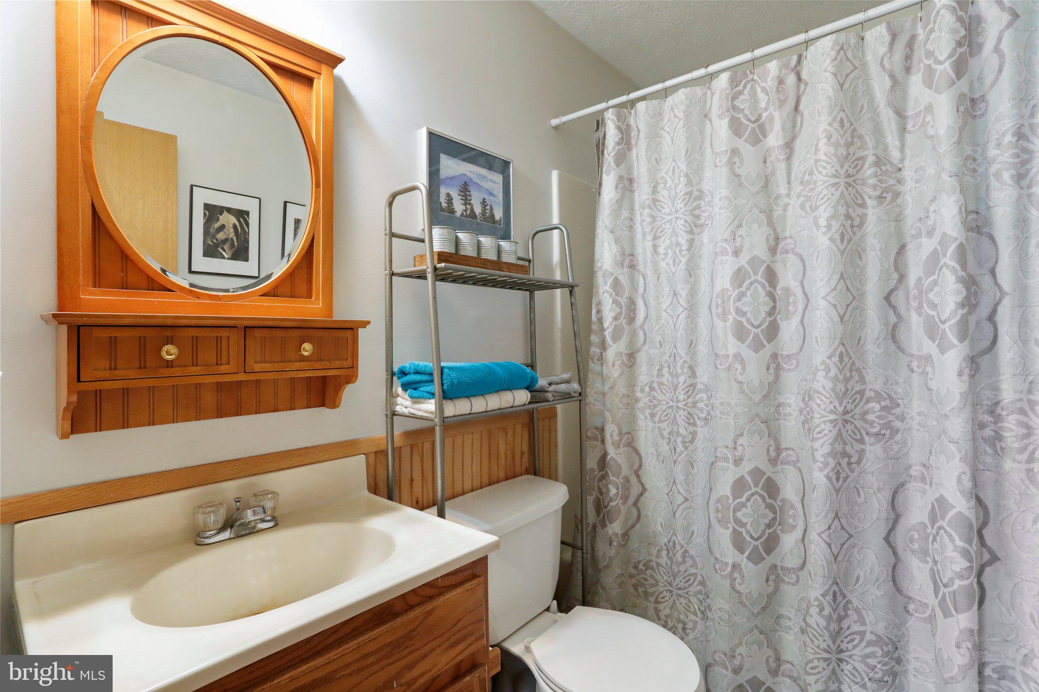 LITTLE MOUNTAIN ESTATES - Residential