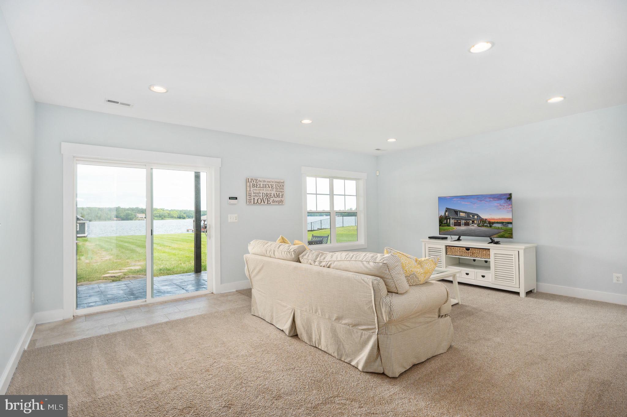 MAPLE SPRINGS - Residential