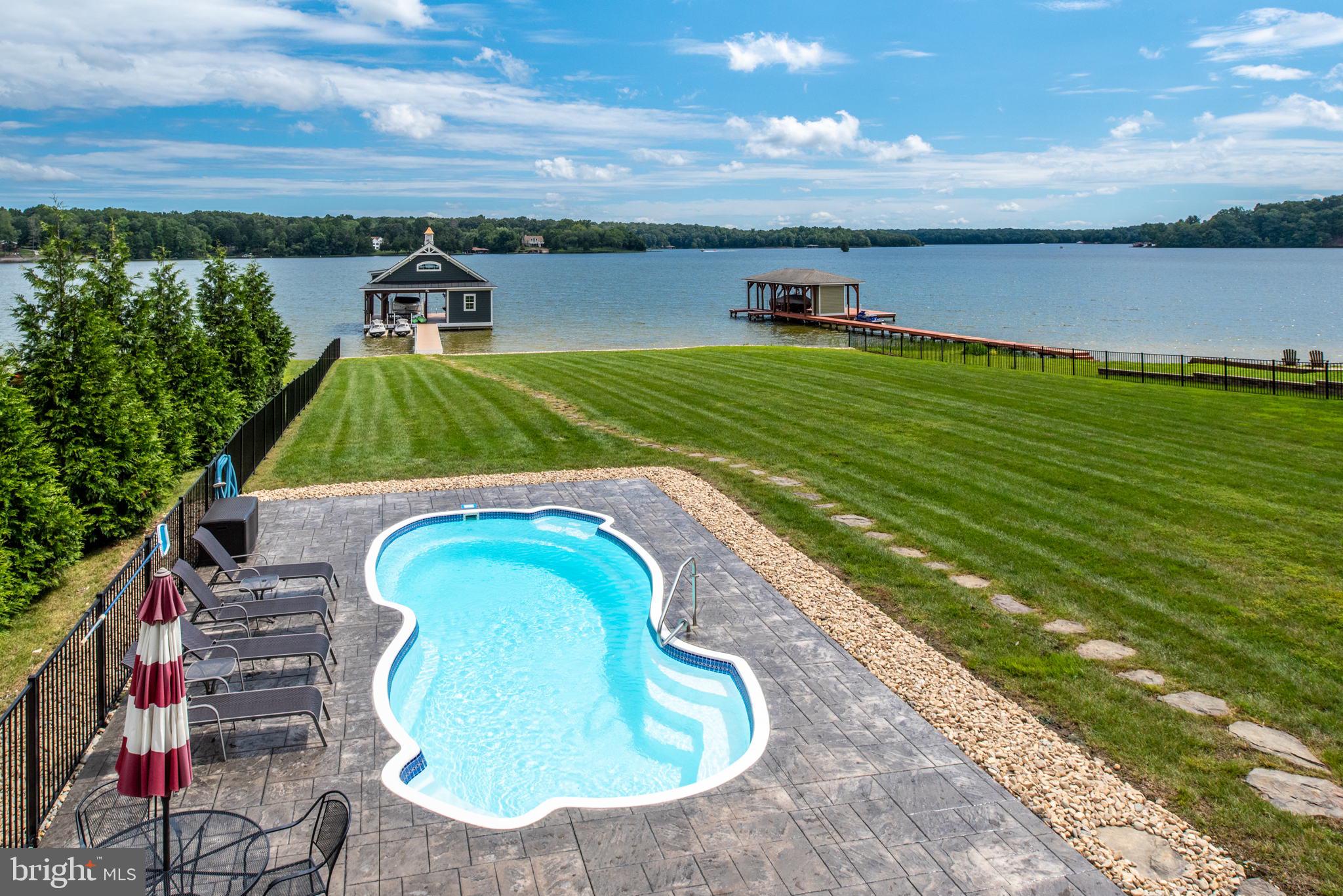 MAPLE SPRINGS - Residential