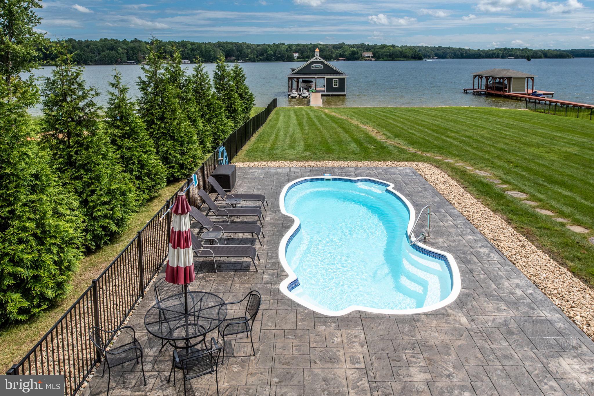 MAPLE SPRINGS - Residential