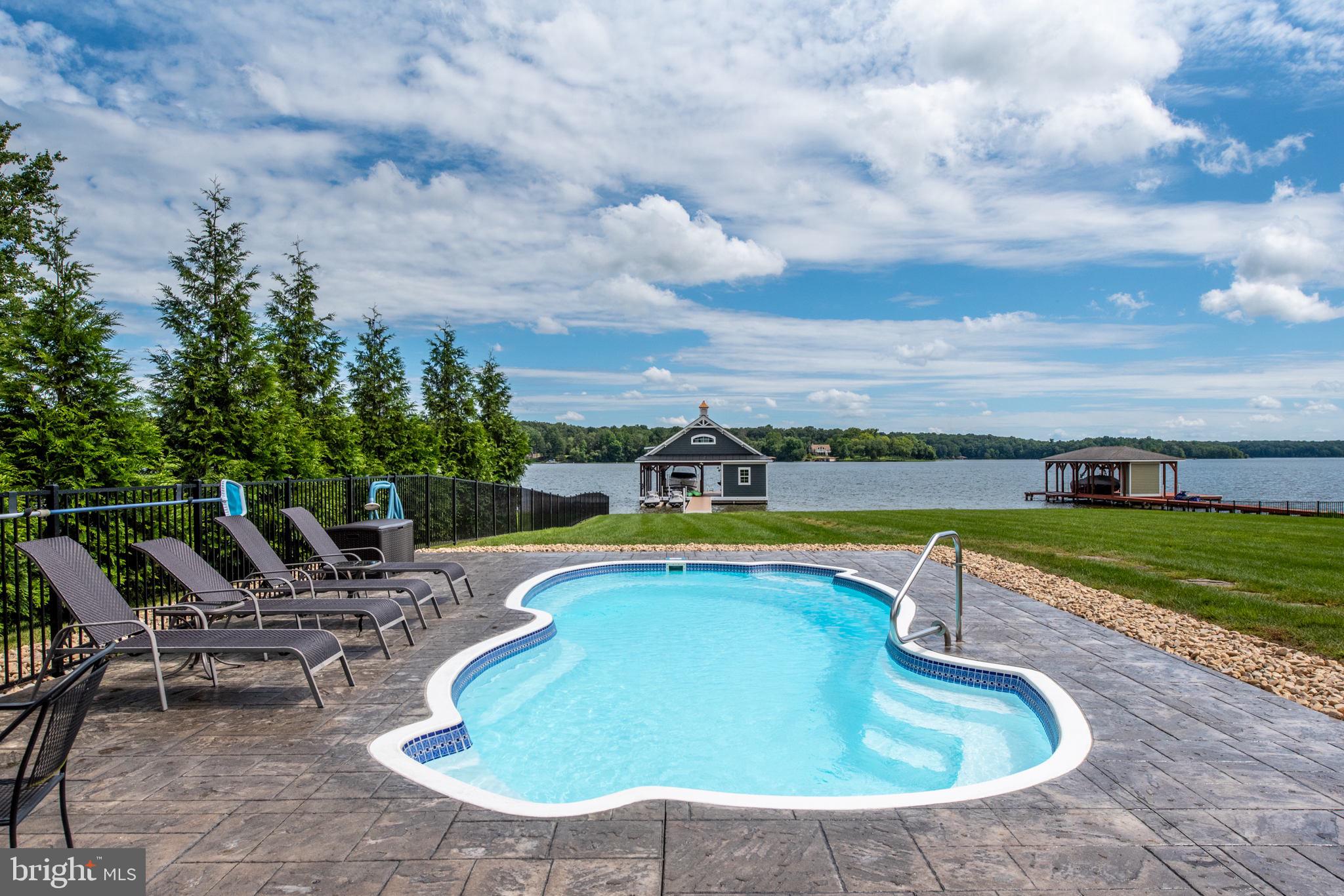 MAPLE SPRINGS - Residential