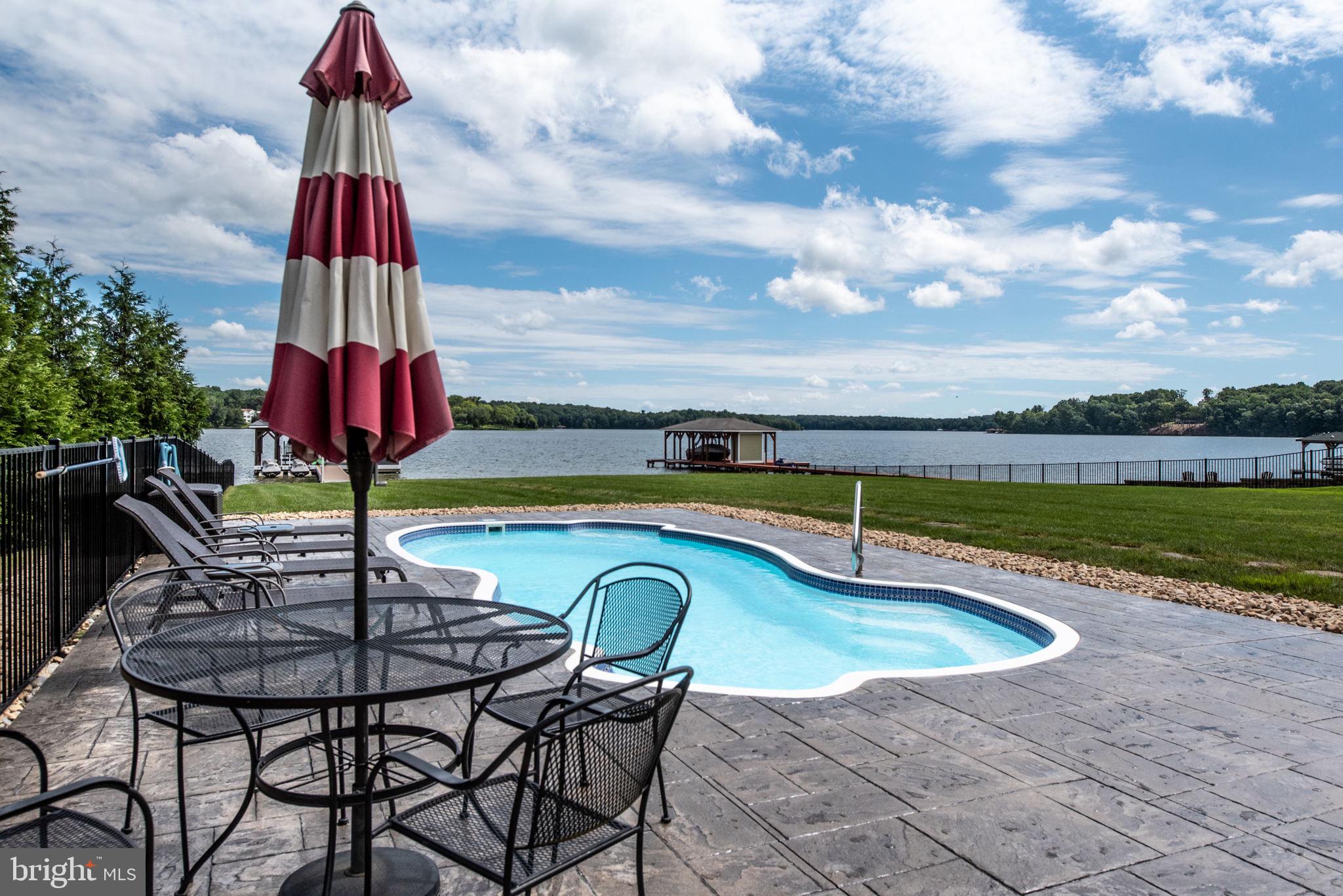 MAPLE SPRINGS - Residential