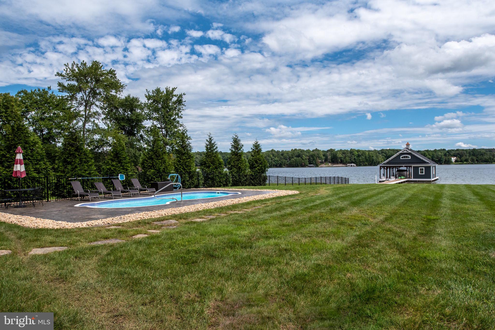 MAPLE SPRINGS - Residential