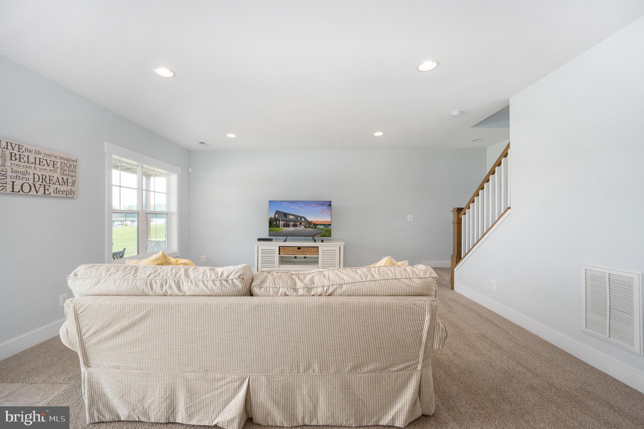 MAPLE SPRINGS - Residential