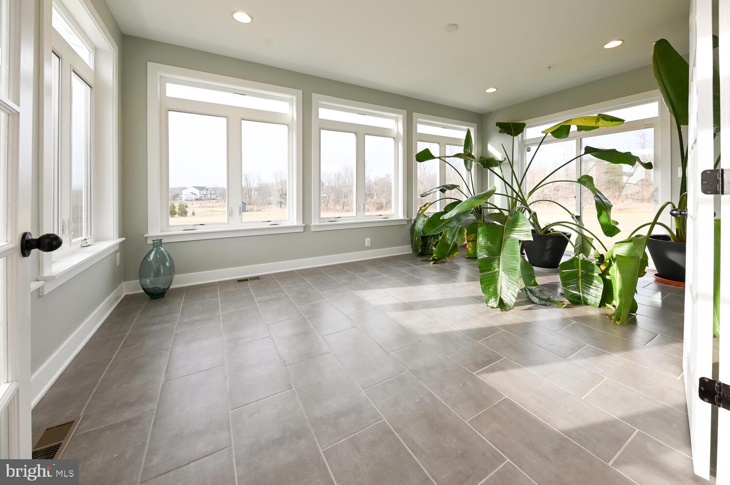 SOUTHERN HILLS - Residential