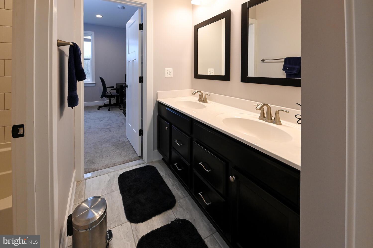 SOUTHERN HILLS - Residential