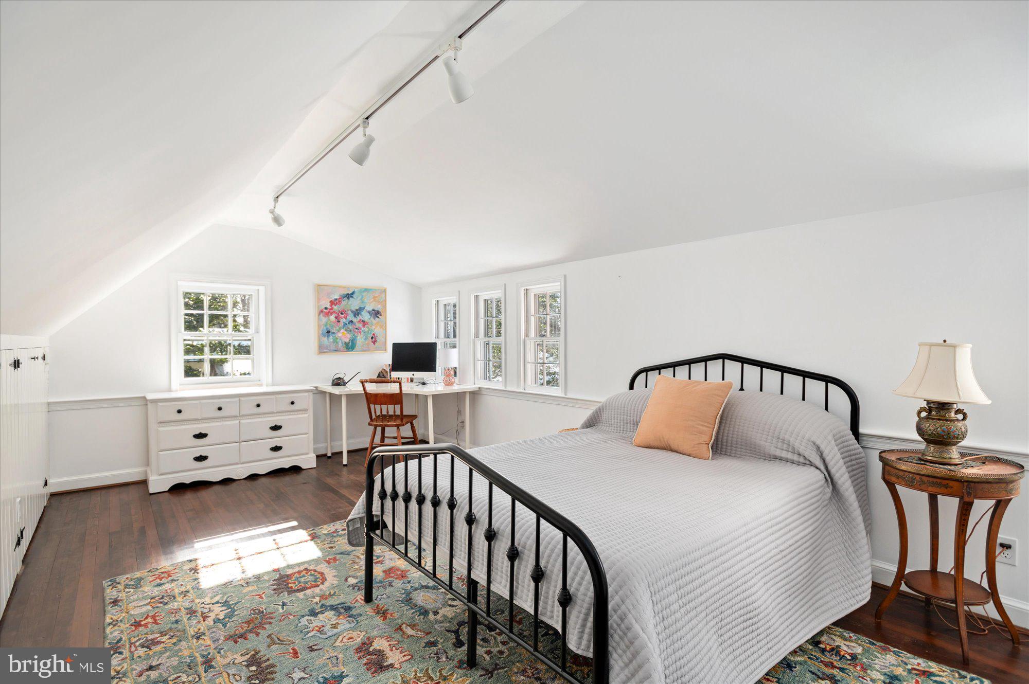 KENWOOD - Residential