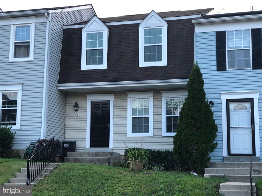 Nicely renovated 3 lvl, 3 bdrm, 2FB and 1HB townhouse with big backyard.  New window, new ac unit, new floors in upper and lower level. Kitchen is 3 years old New remodeled kitchen maple cabinets, granite countertop, stainless steel appliance. 2 car parking with one visitor pass. Minutes to Old Towne Gaithersburg, Rt355, 270 and metro. Owner is agent. GCAAR App with $35 processing fee. Owner is agent. GCAAR App with $35 processing fee. Good credits and good rental history are required.