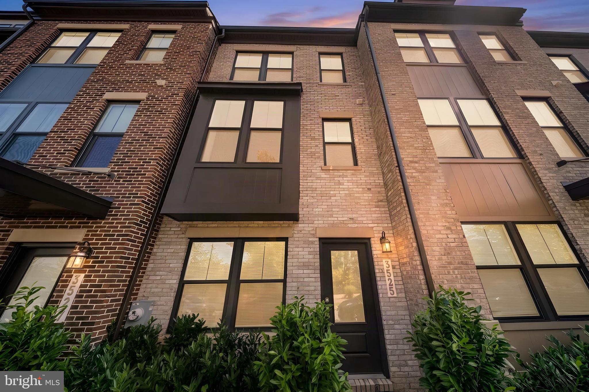 3525 CARNABY STREET