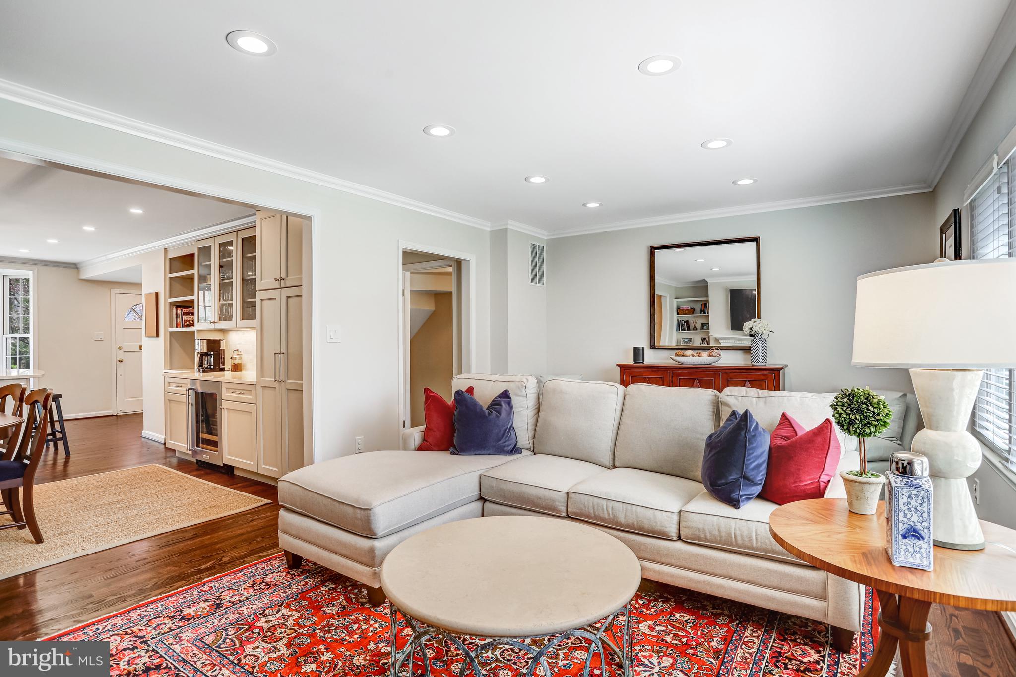 KINGS MANOR TOWNE HOUSES - Residential