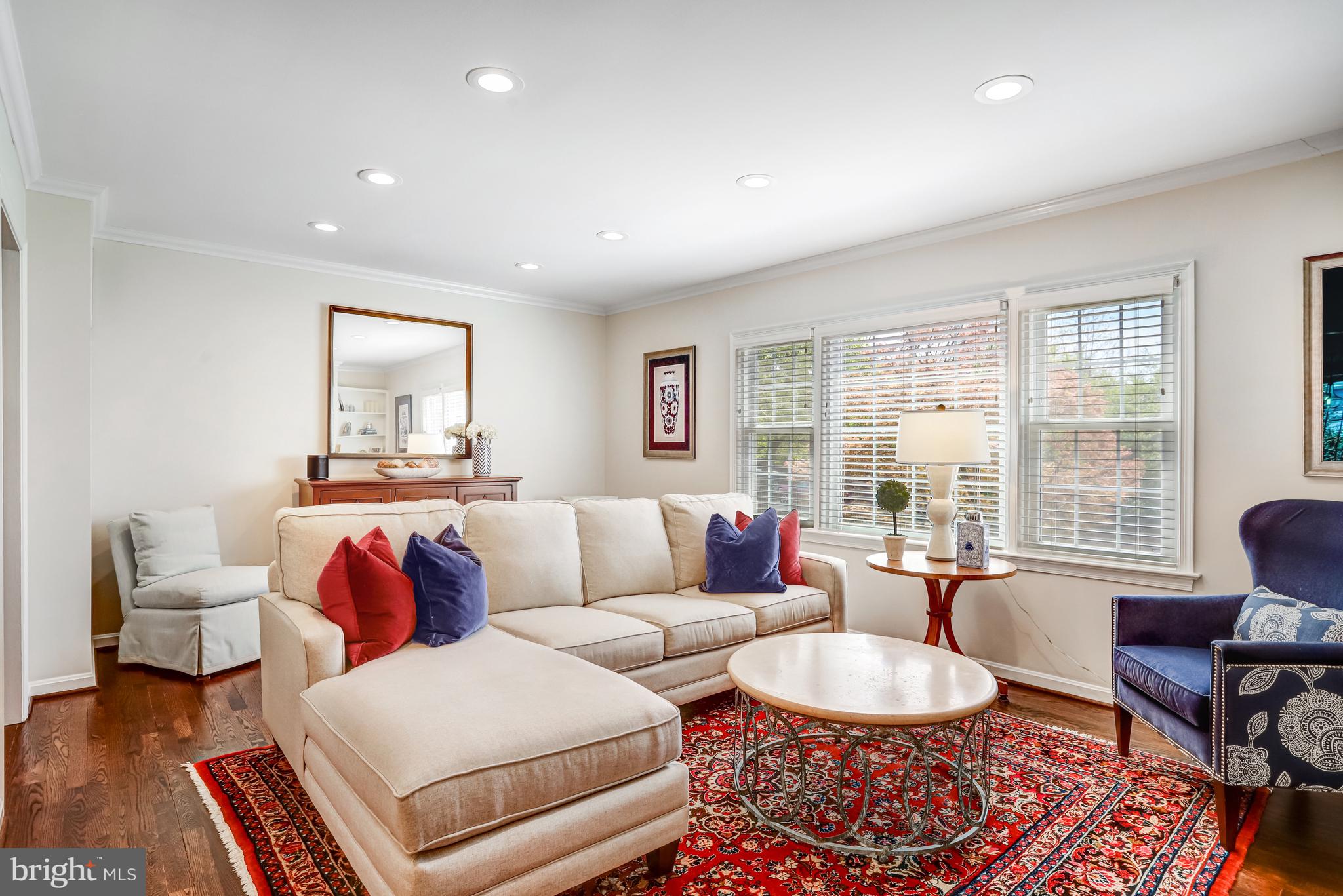 KINGS MANOR TOWNE HOUSES - Residential