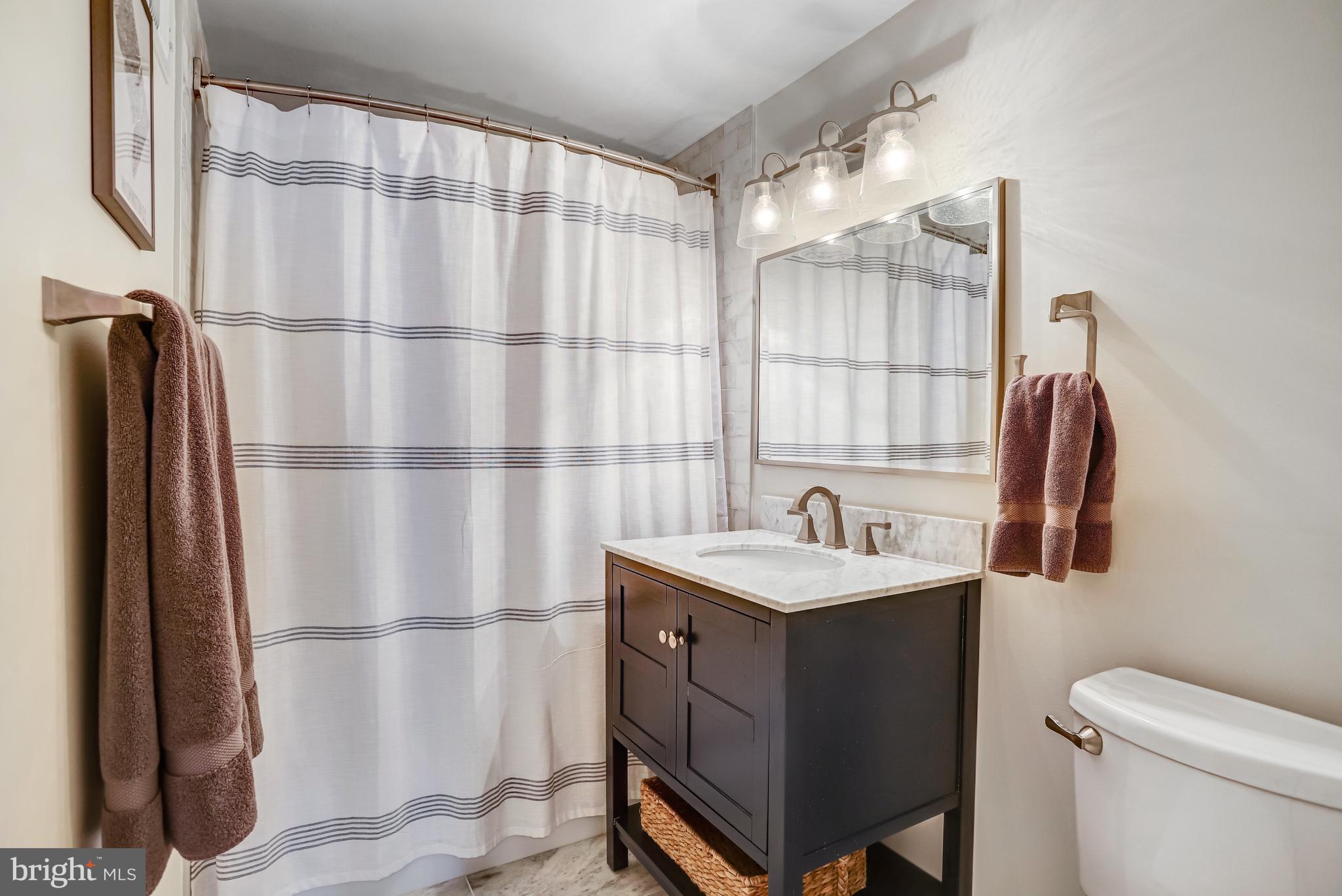 KINGS MANOR TOWNE HOUSES - Residential