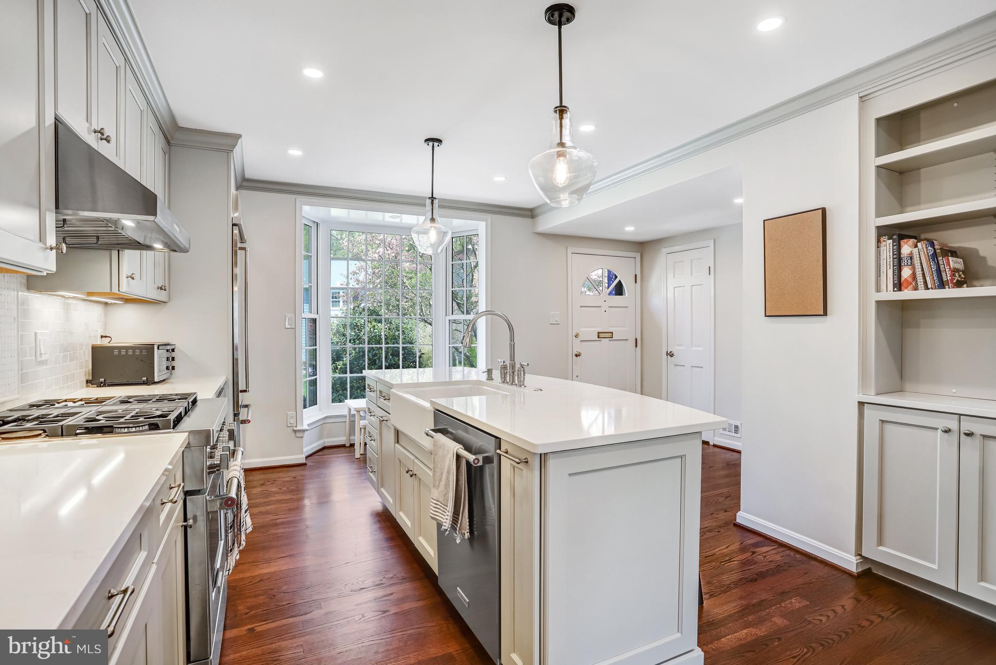 KINGS MANOR TOWNE HOUSES - Residential