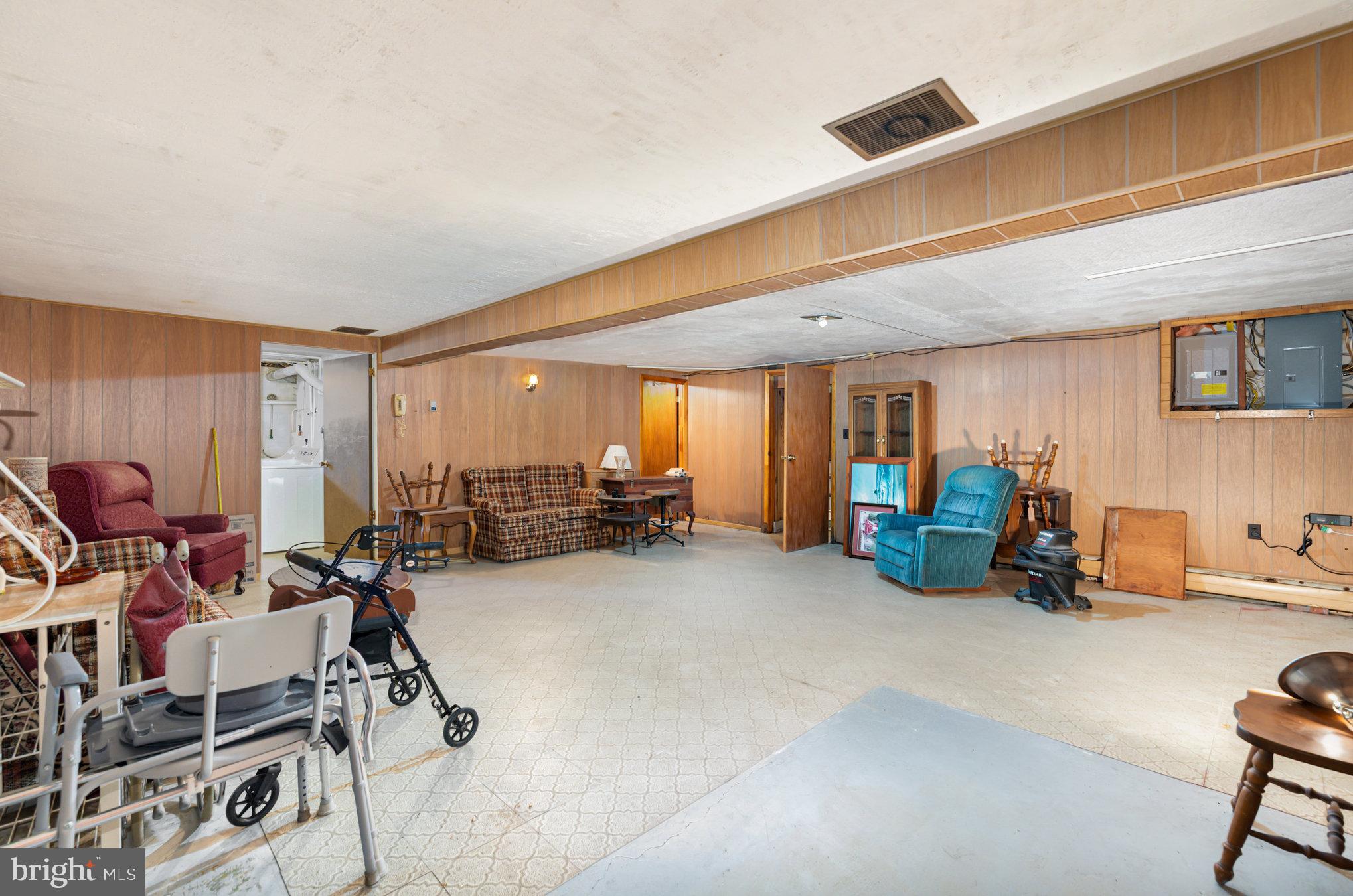 CHESAPEAKE TERRACE - Residential