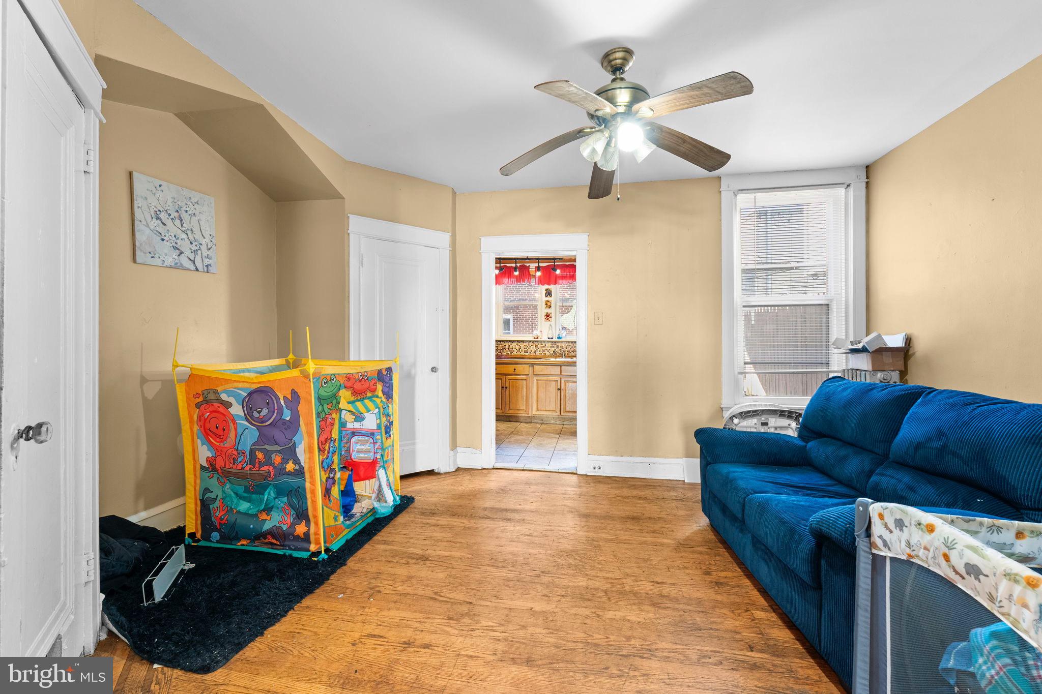 WEST OAK LANE - Residential