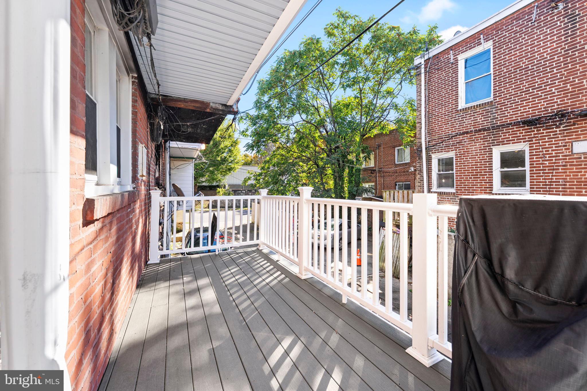 WEST OAK LANE - Residential