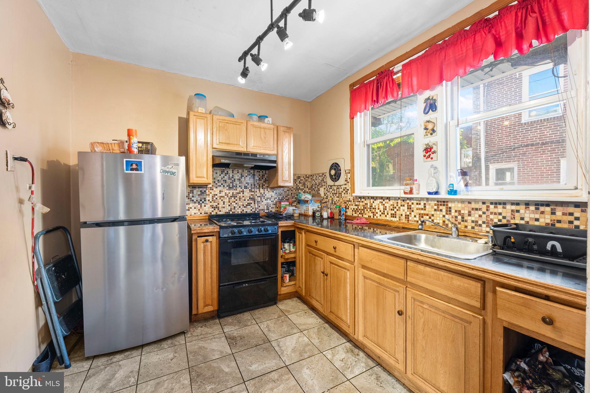 WEST OAK LANE - Residential