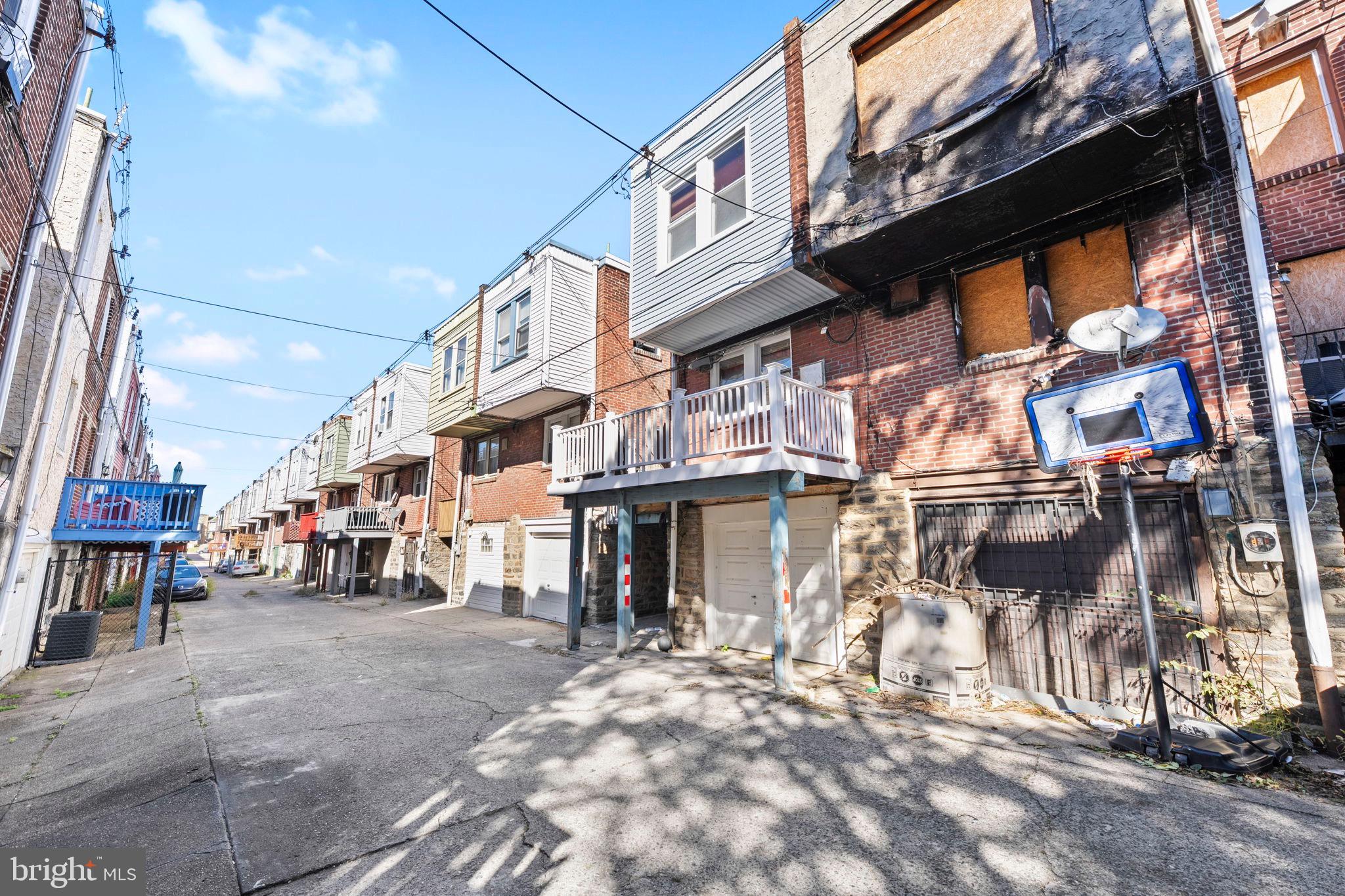 WEST OAK LANE - Residential