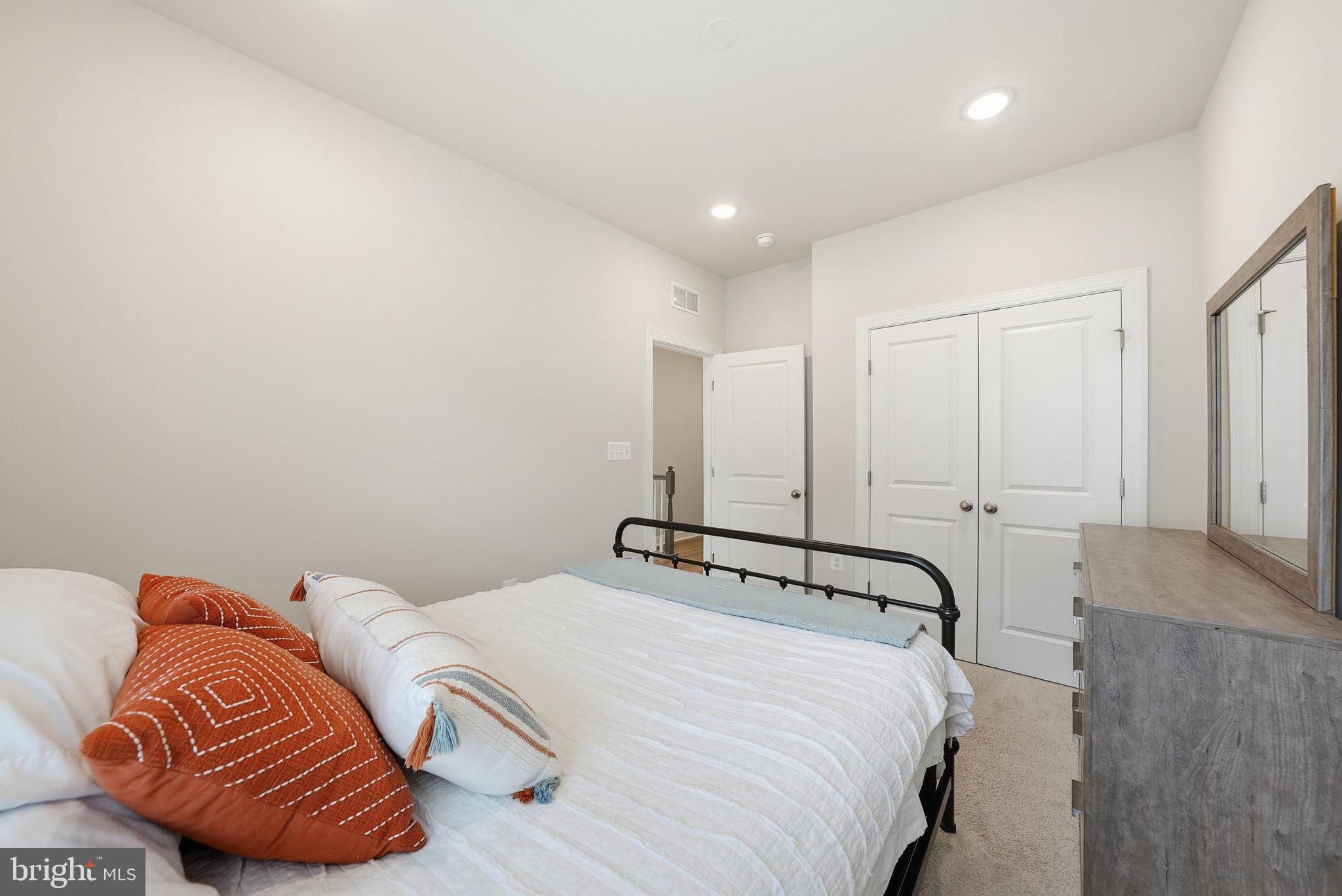 NORTH HILL - Residential