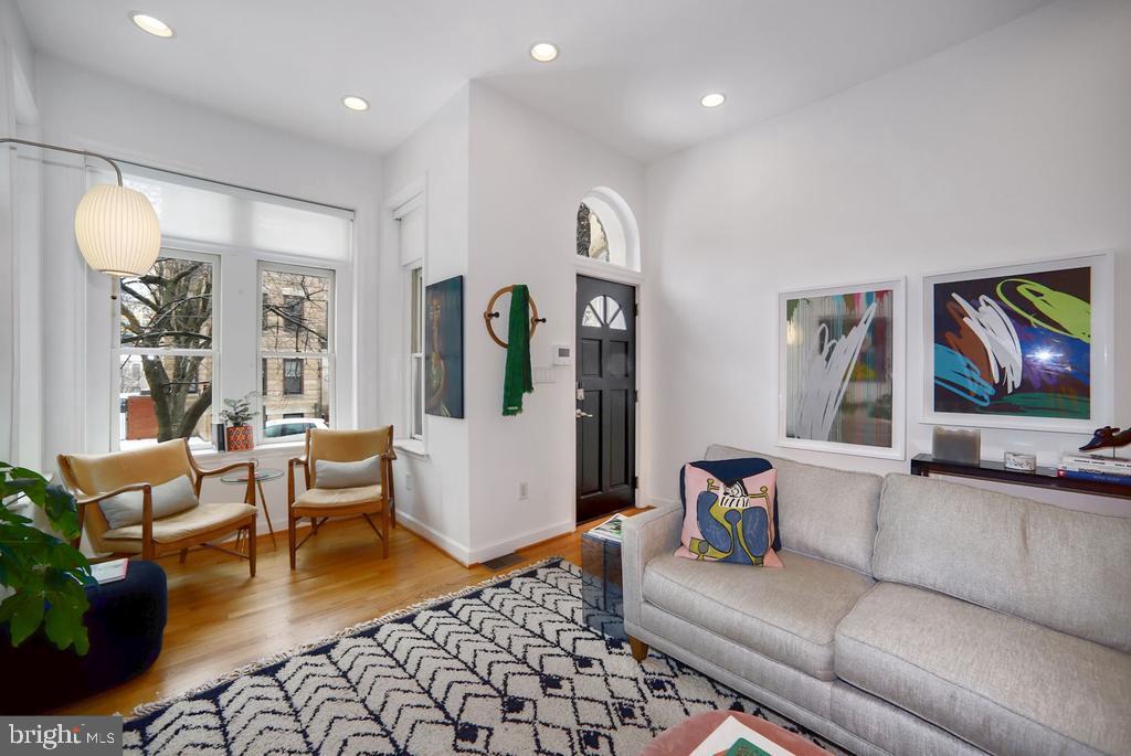 1443 W NW