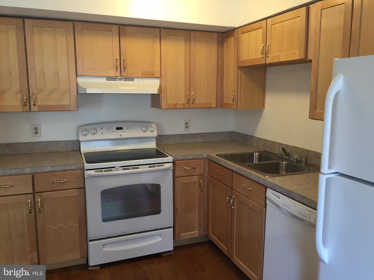 RAMBLING HILLS - Residential Lease