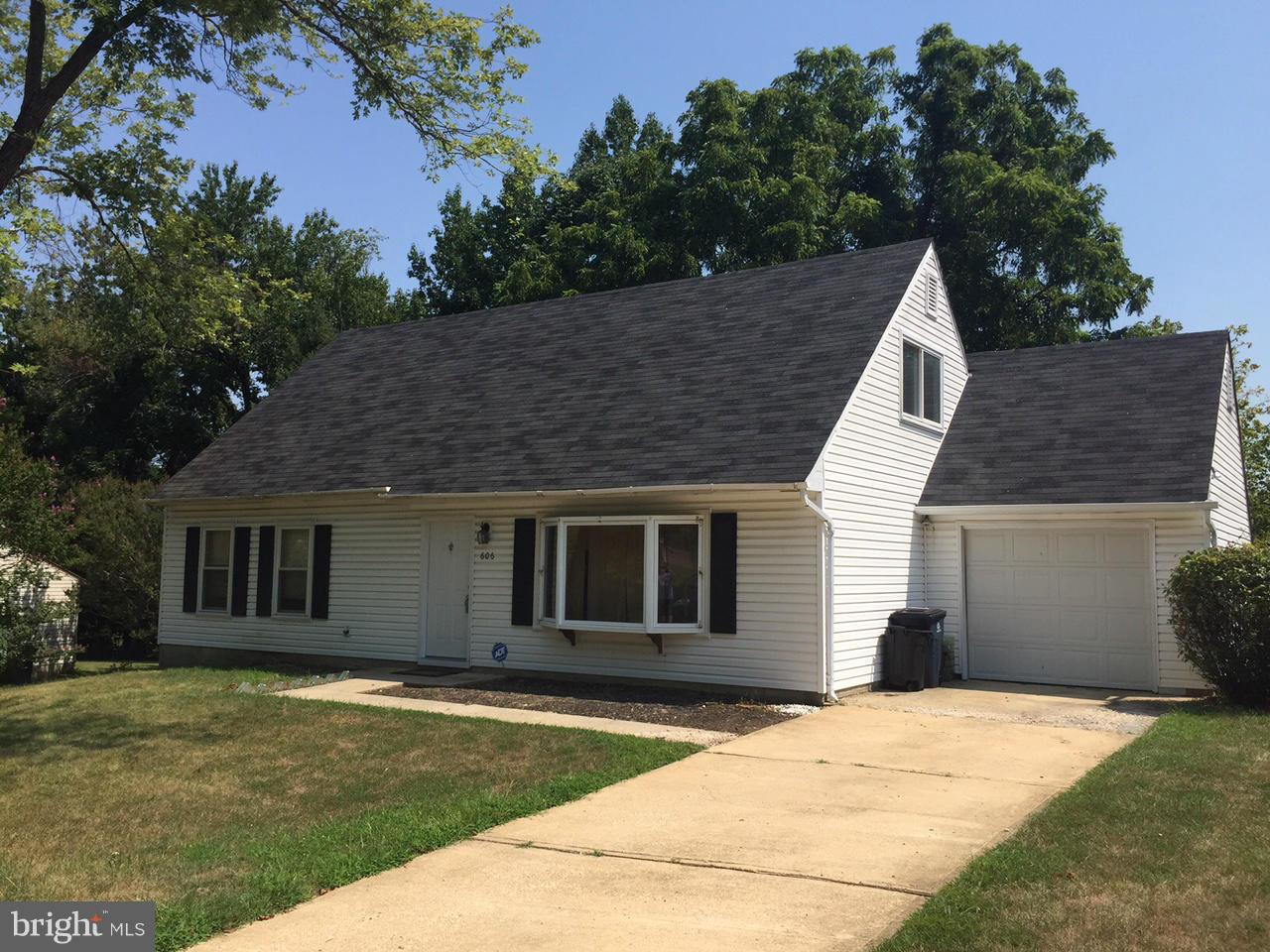 RAMBLING HILLS - Residential Lease