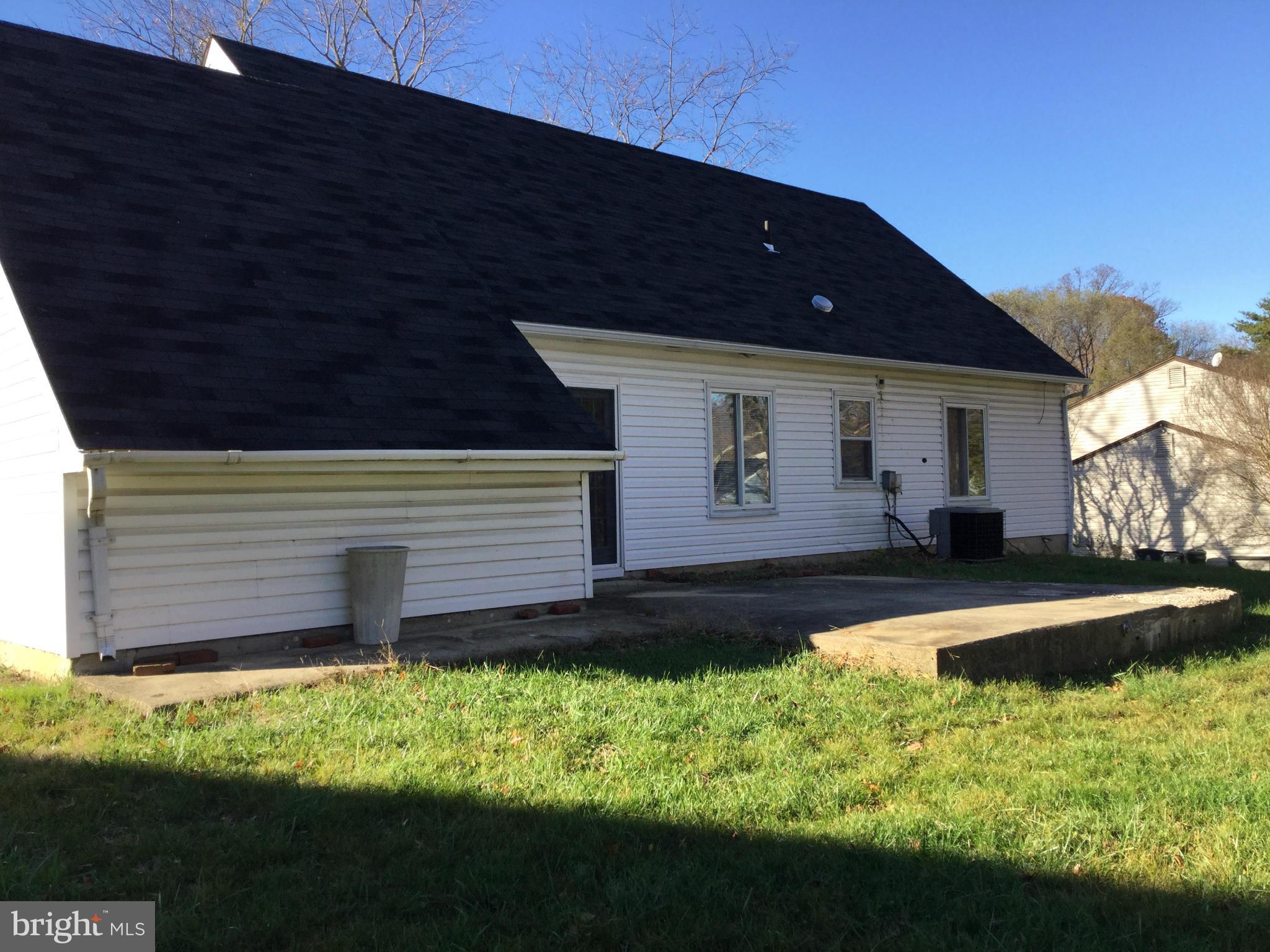 RAMBLING HILLS - Residential Lease