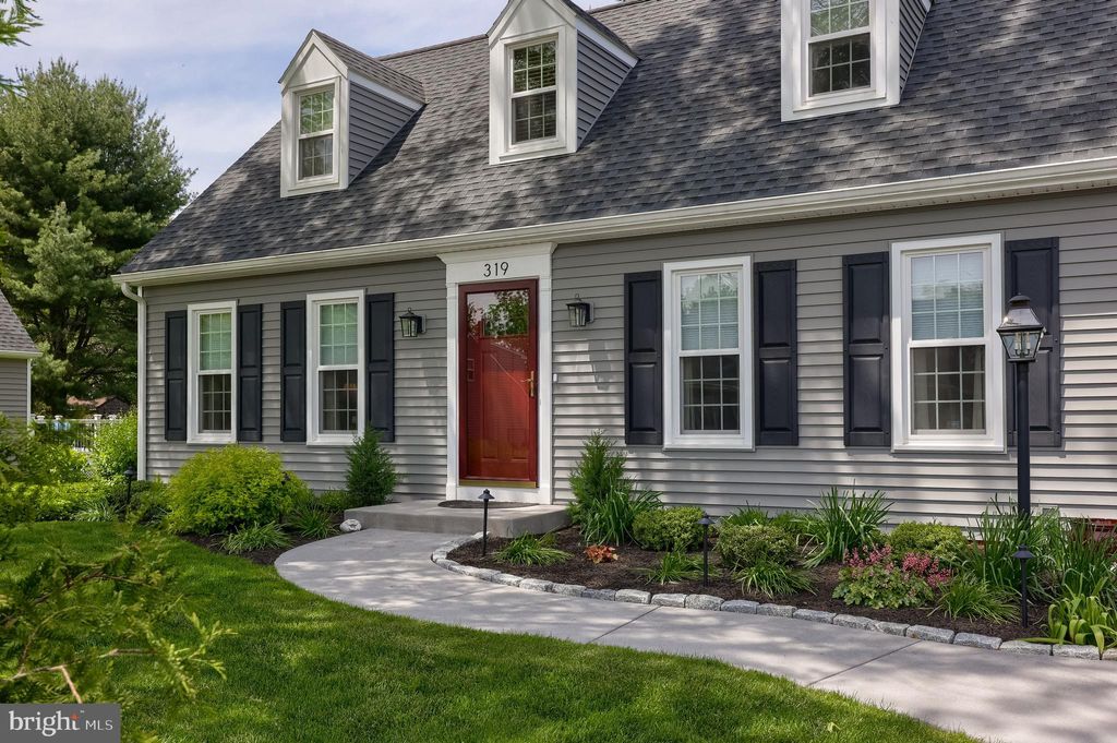 Photo of 319 Powell Drive, LANCASTER, PA 17601 (MLS # PALA2070436)