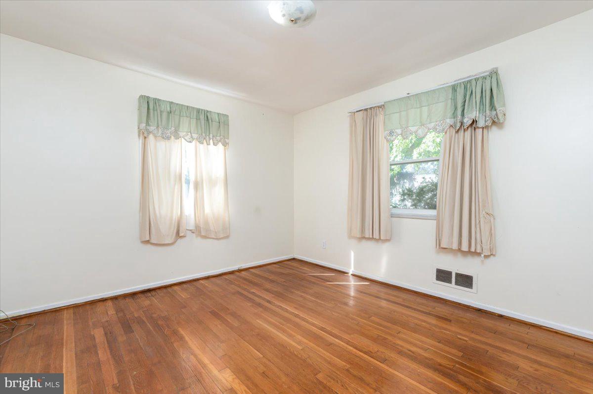 GREENTOP MANOR - Residential