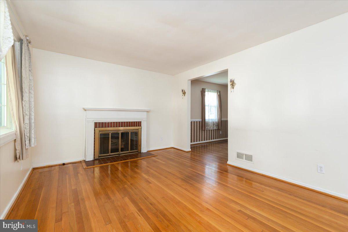 GREENTOP MANOR - Residential