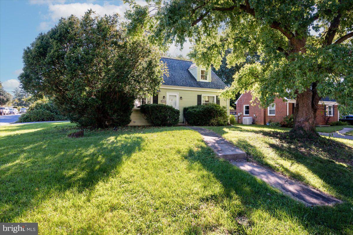 GREENTOP MANOR - Residential