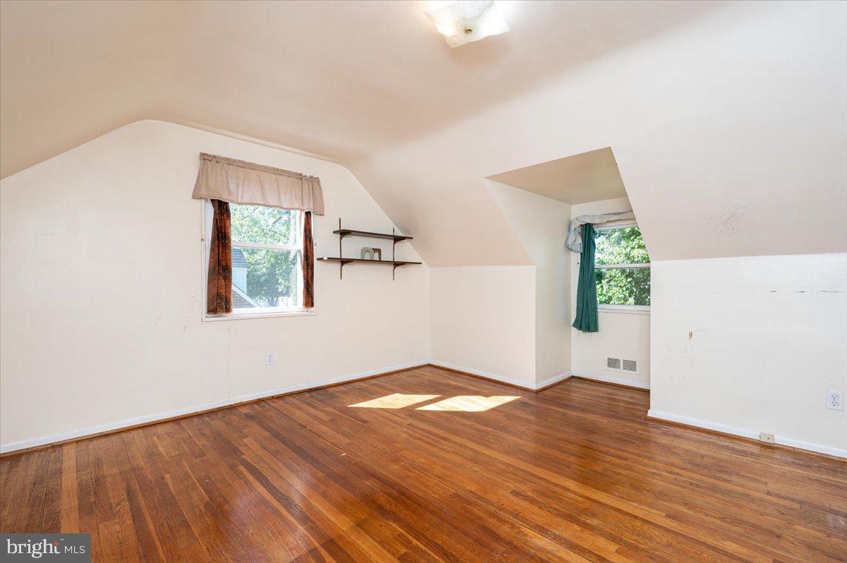 GREENTOP MANOR - Residential