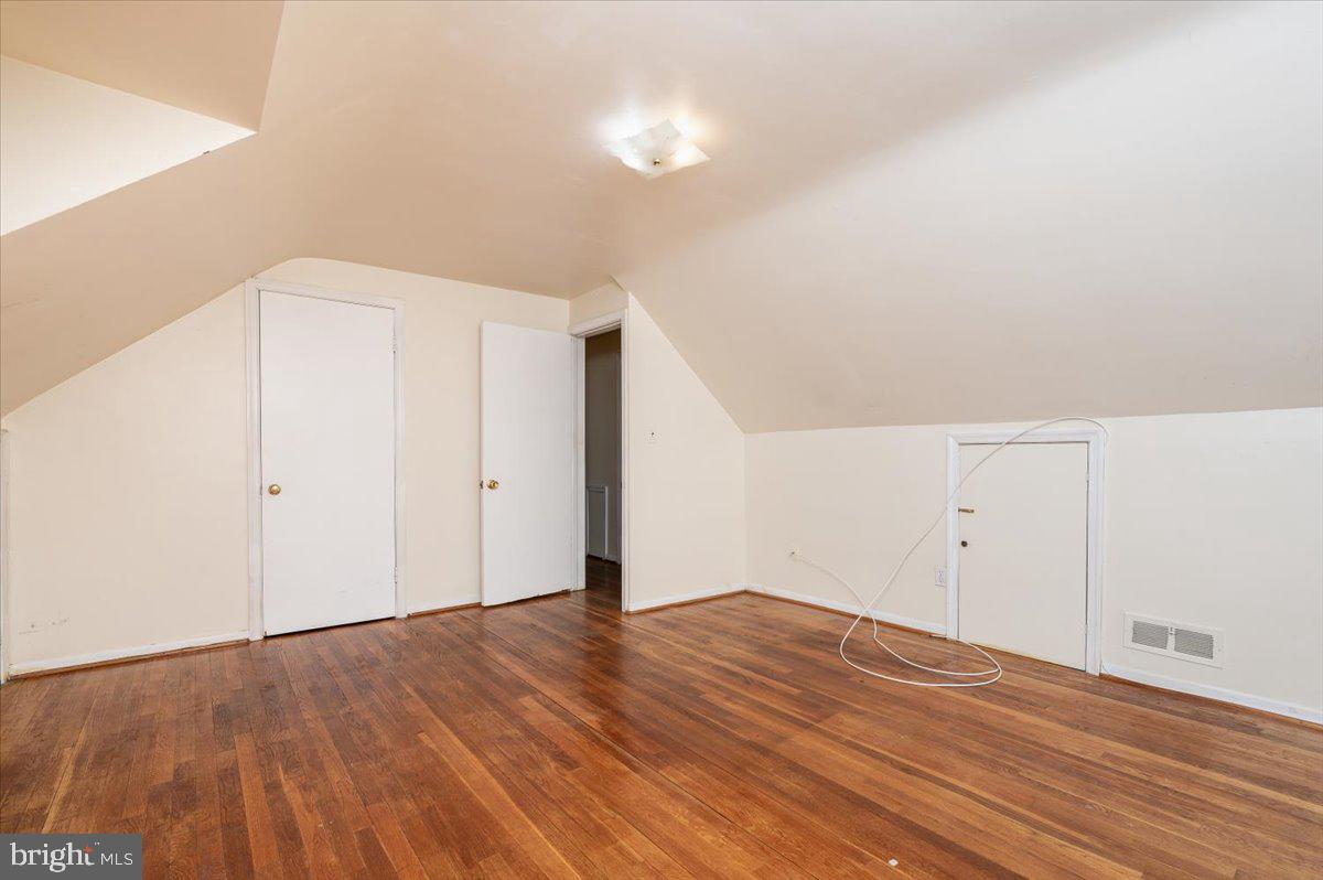 GREENTOP MANOR - Residential