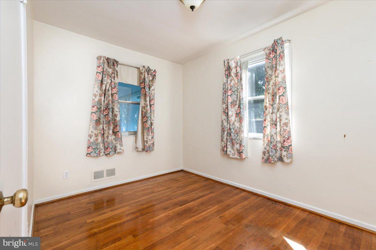 GREENTOP MANOR - Residential