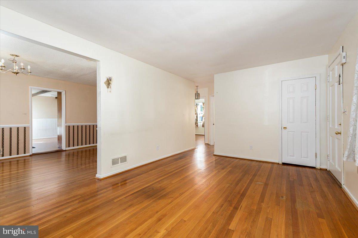 GREENTOP MANOR - Residential