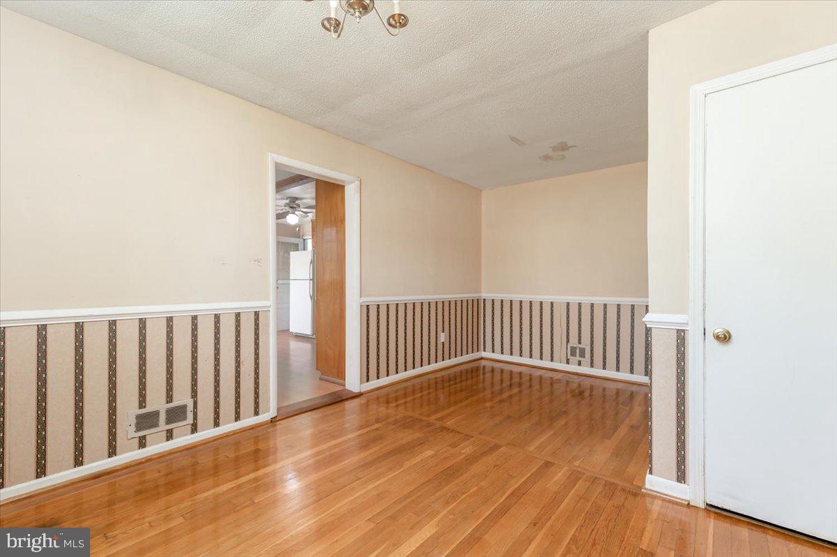 GREENTOP MANOR - Residential