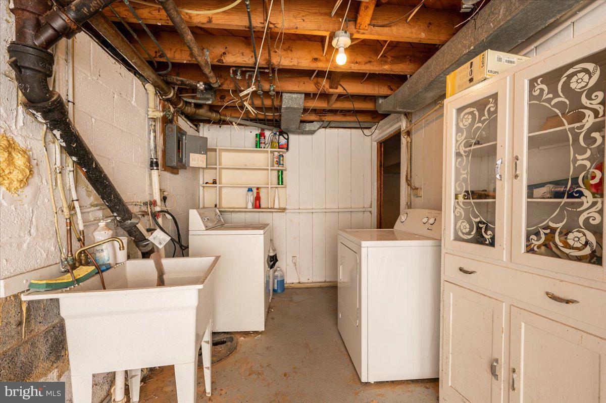 GREENTOP MANOR - Residential