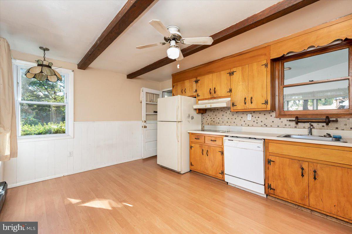 GREENTOP MANOR - Residential