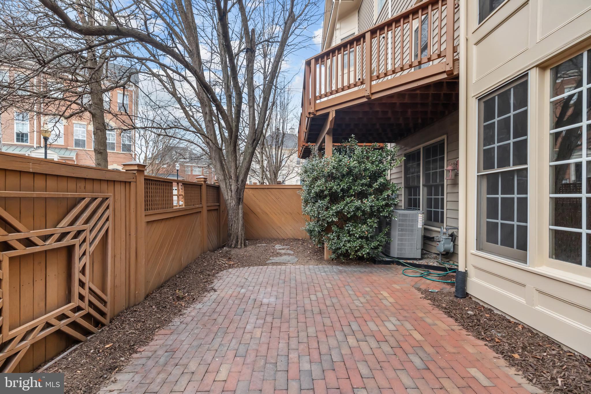 CAMERON STATION - Residential