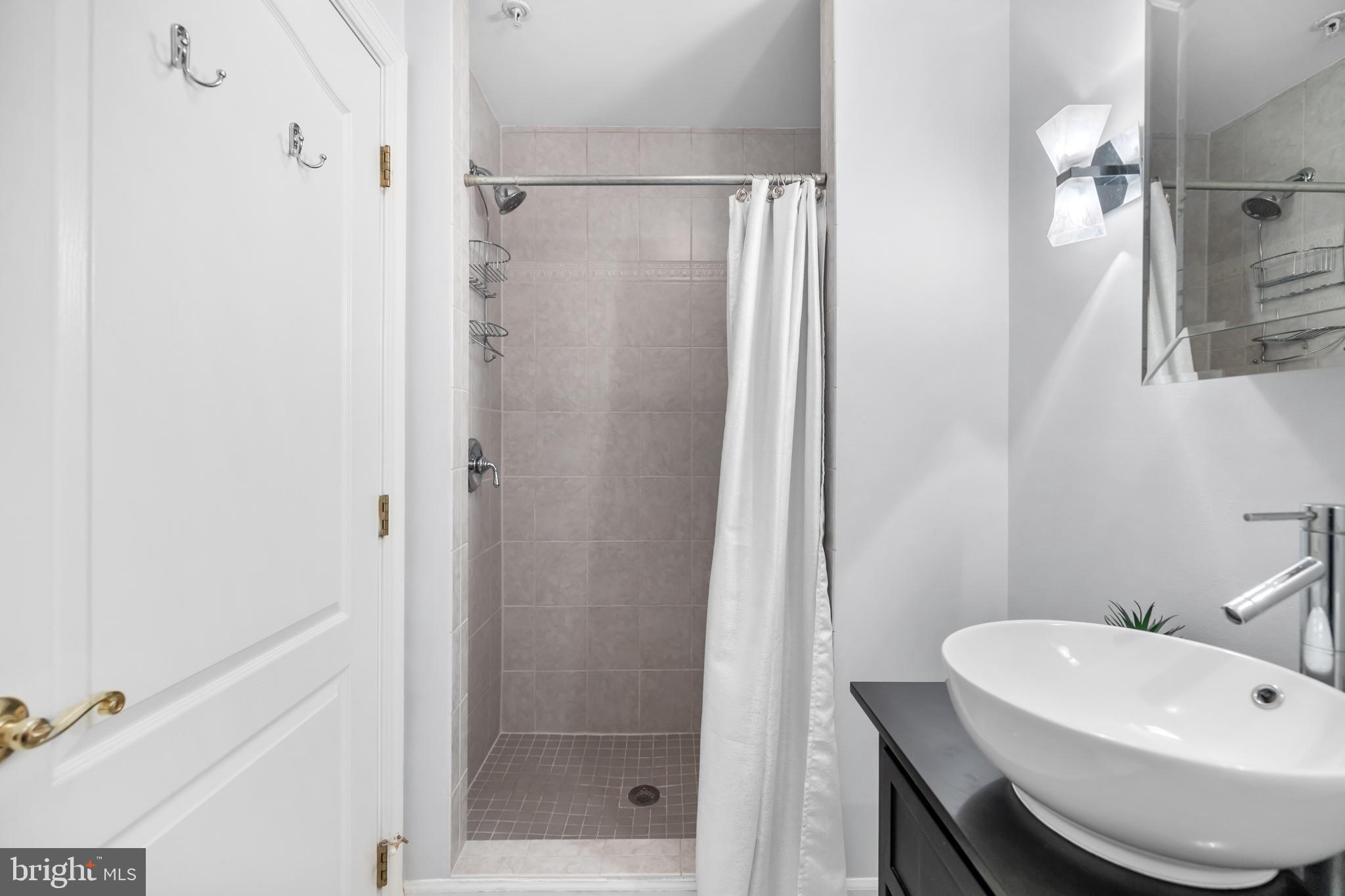 CAMERON STATION - Residential