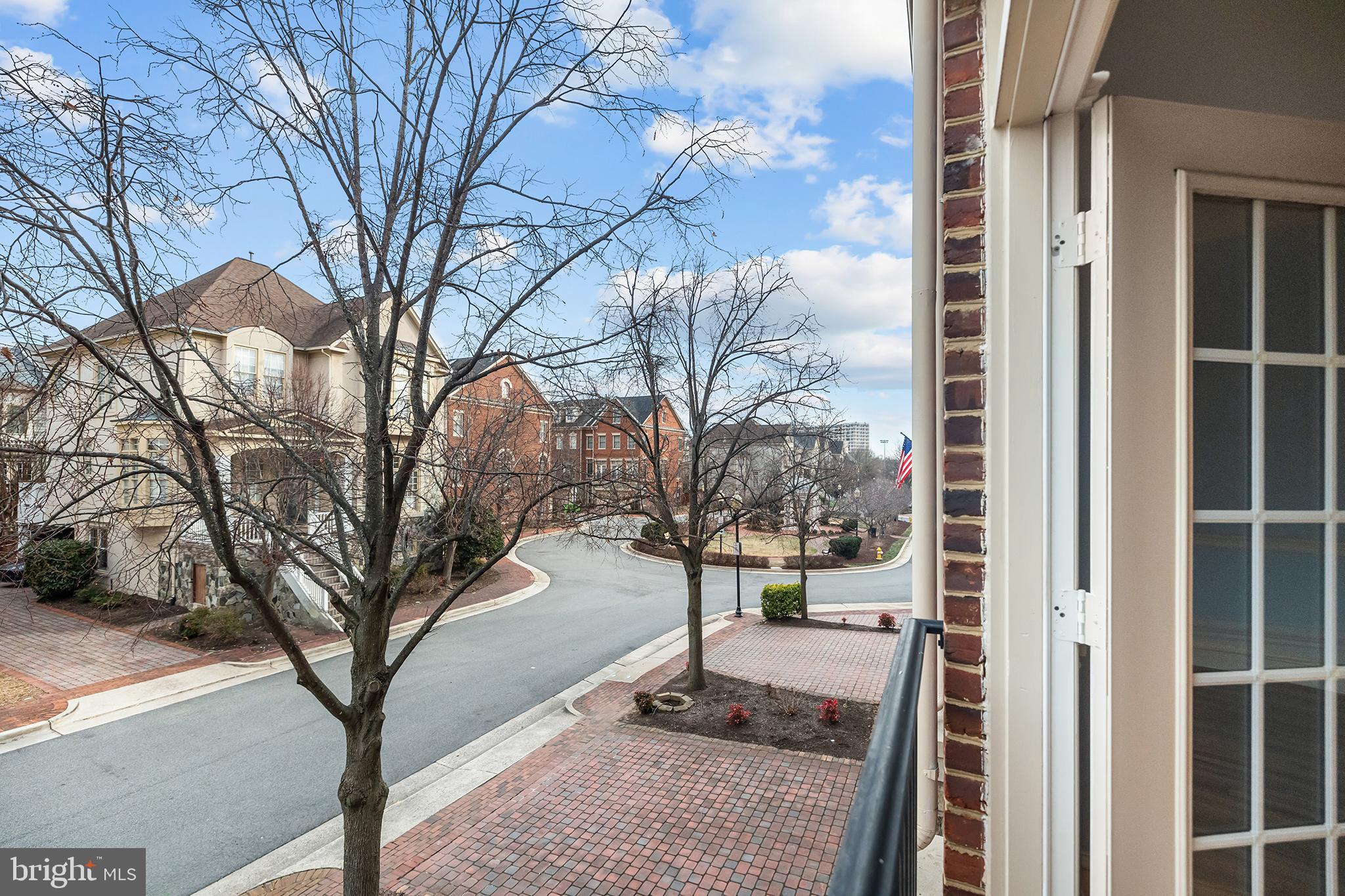 CAMERON STATION - Residential